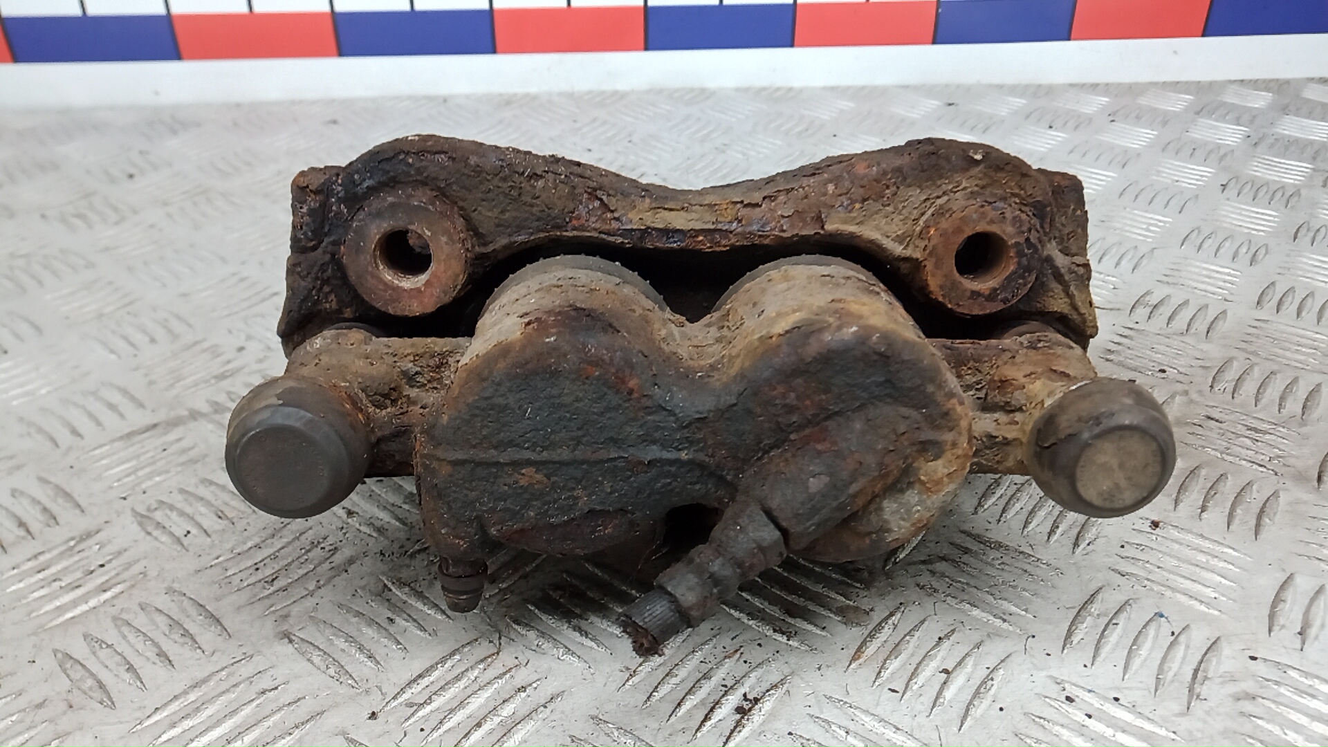 Суппорт передний правый