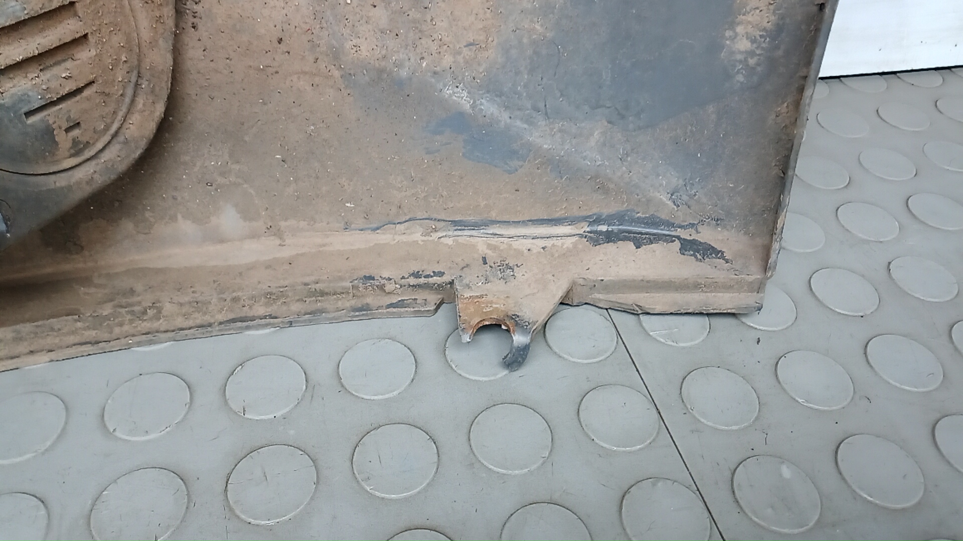 Накладка переднего бампера правая