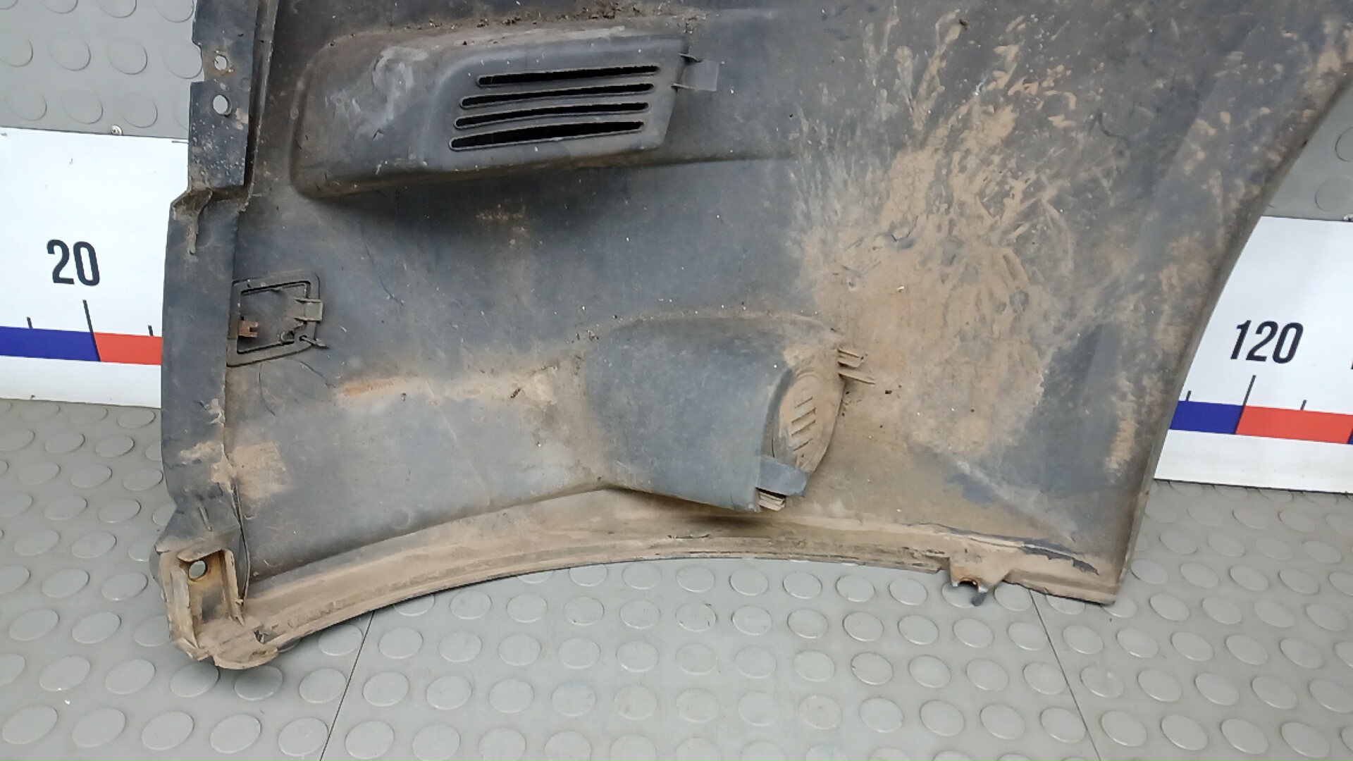 Накладка переднего бампера правая