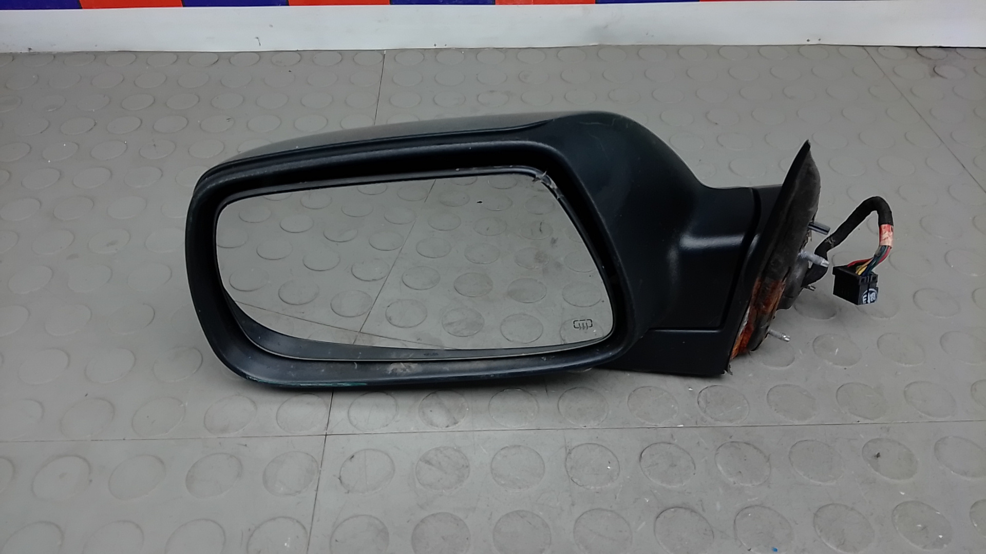 Зеркало левое электрическое