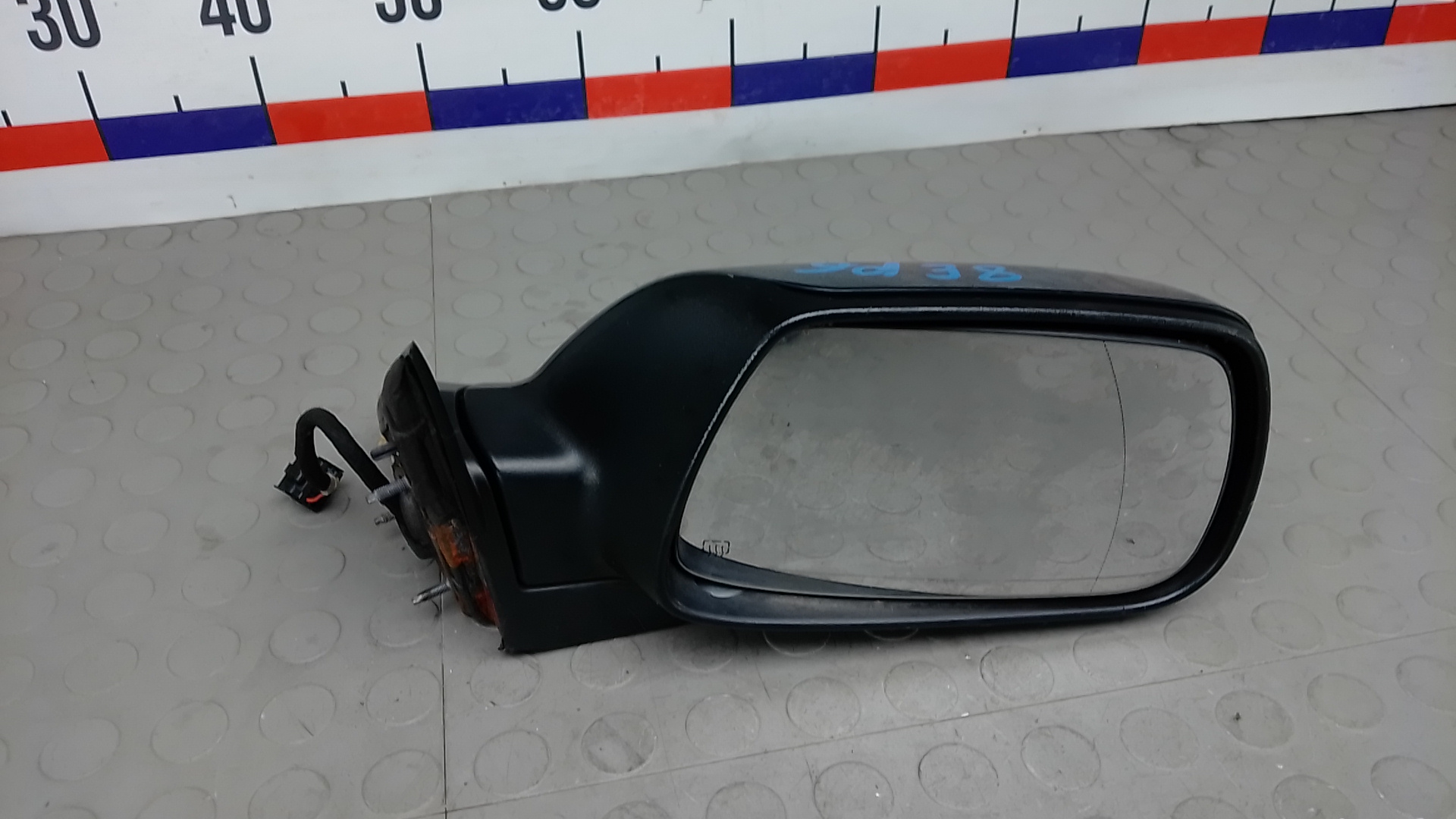 Зеркало правое электрическое