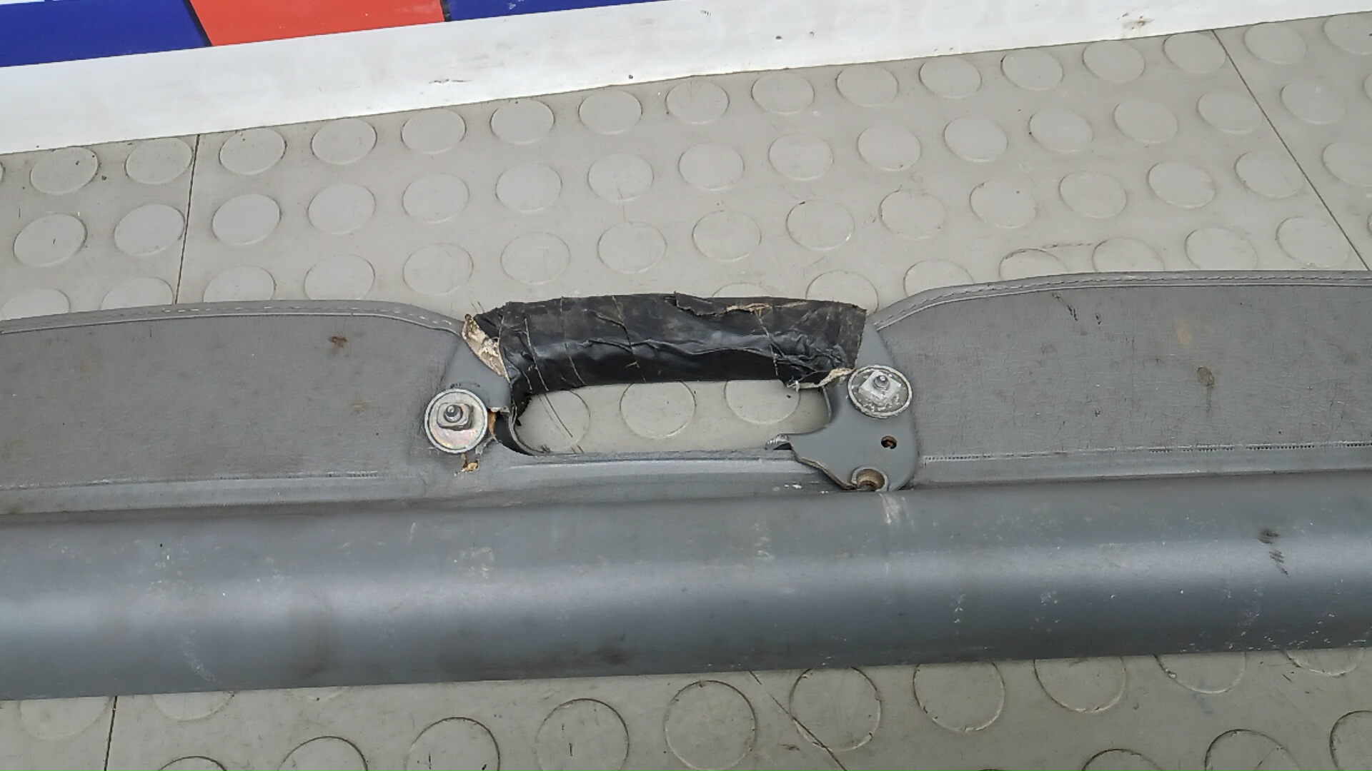 Шторка багажника