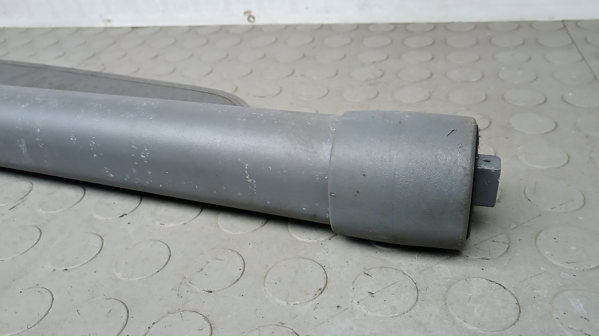 Шторка багажника