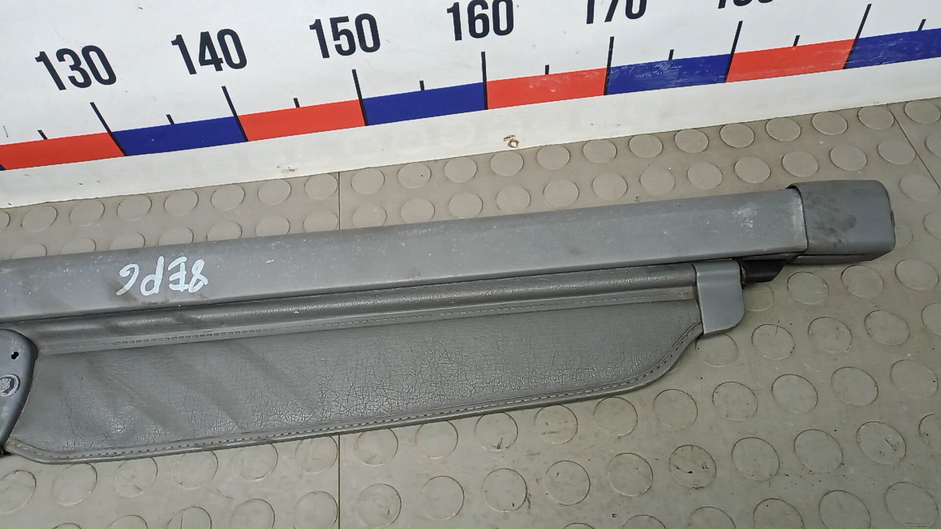 Шторка багажника