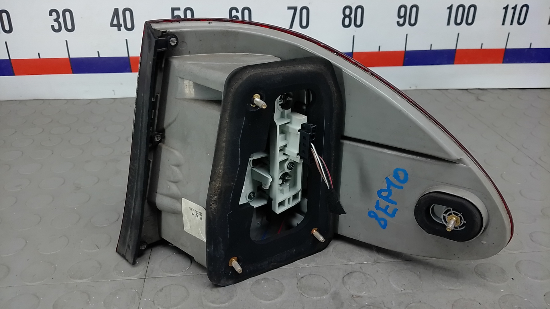 Фонарь задний левый