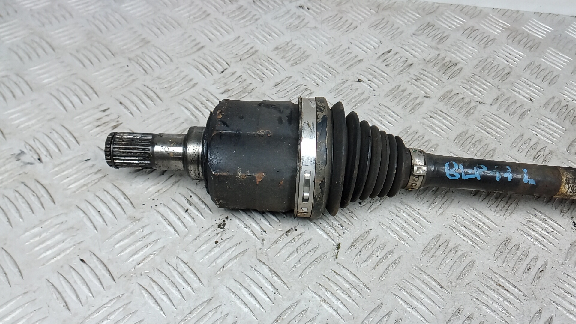 Полуось передняя левая