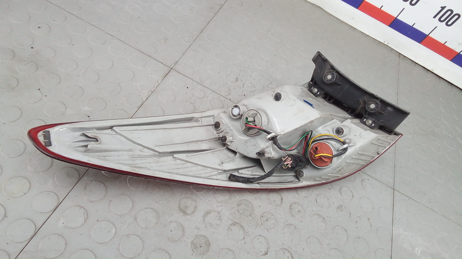 Фонарь задний правый