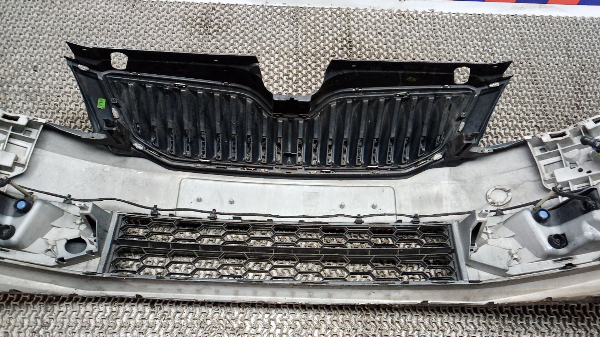 Бампер передний