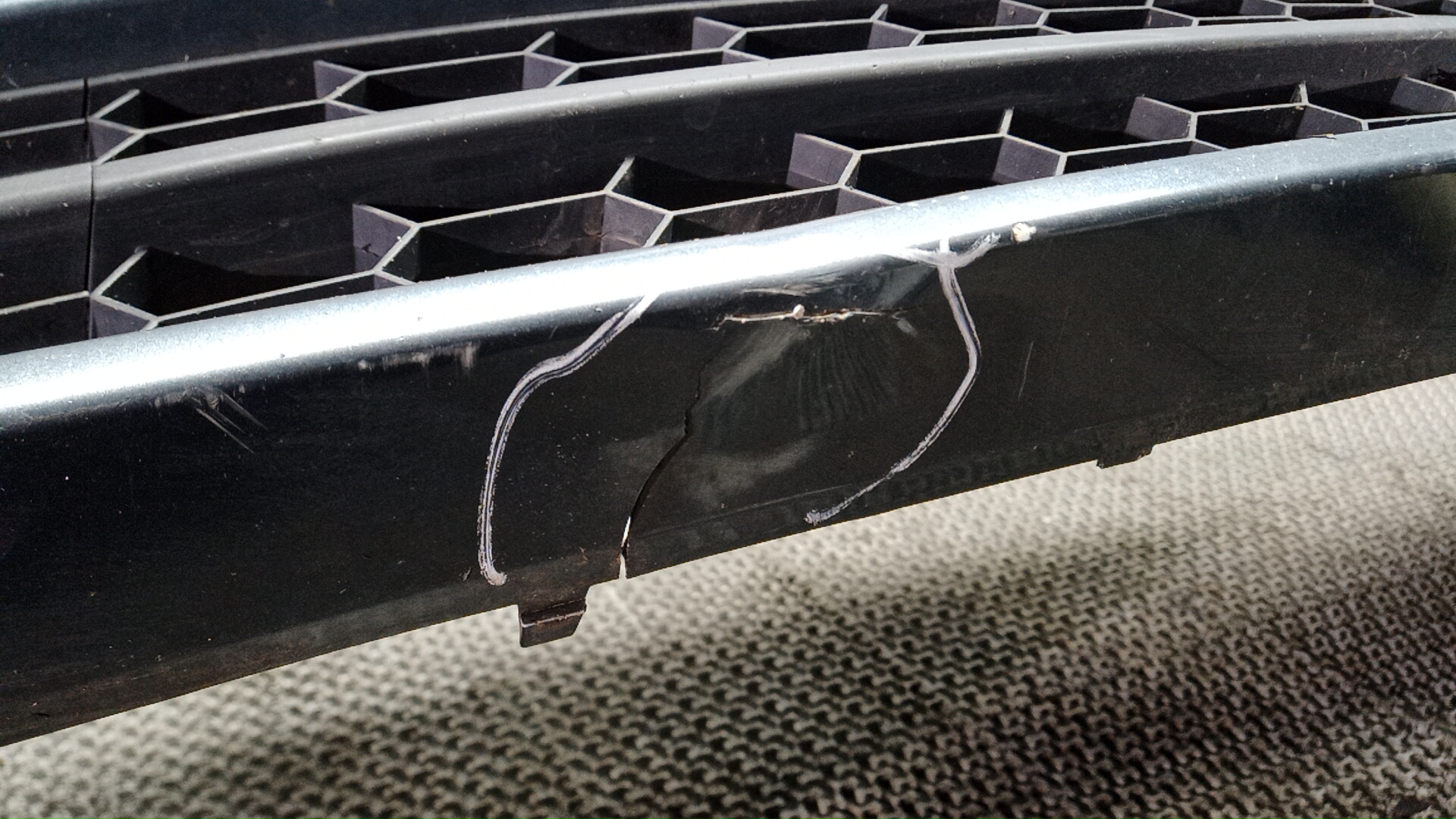 Бампер передний