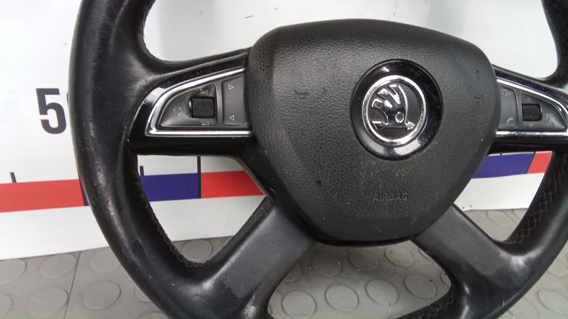 Рулевое колесо (руль)