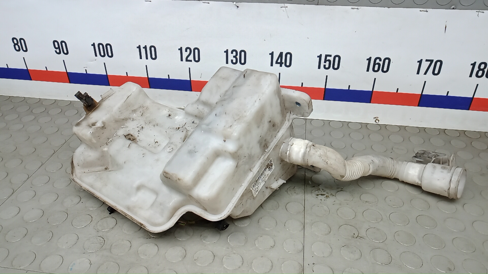 Бачок омывателя лобового стекла