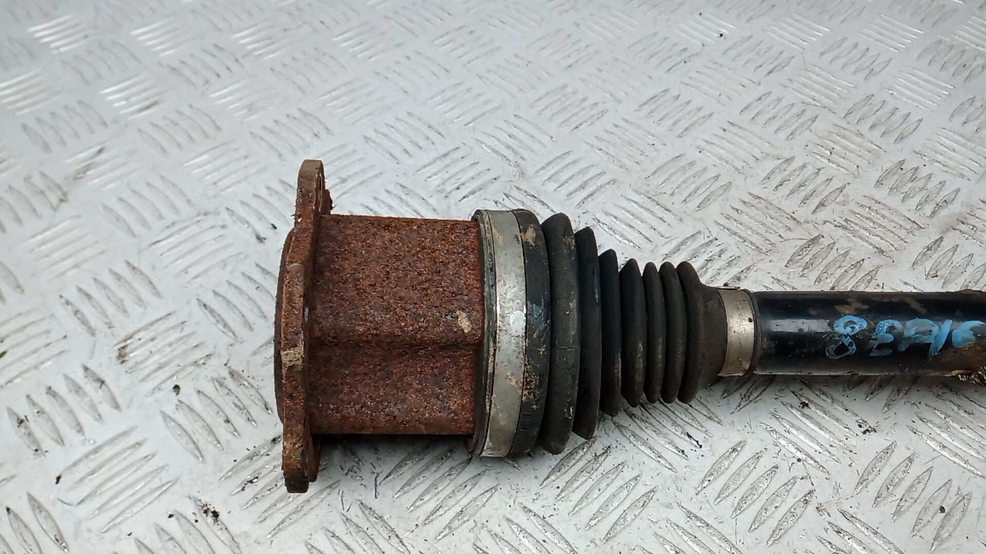 Полуось передняя правая