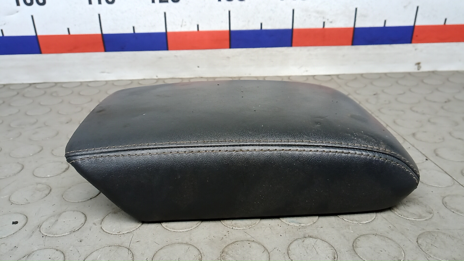 Подлокотник