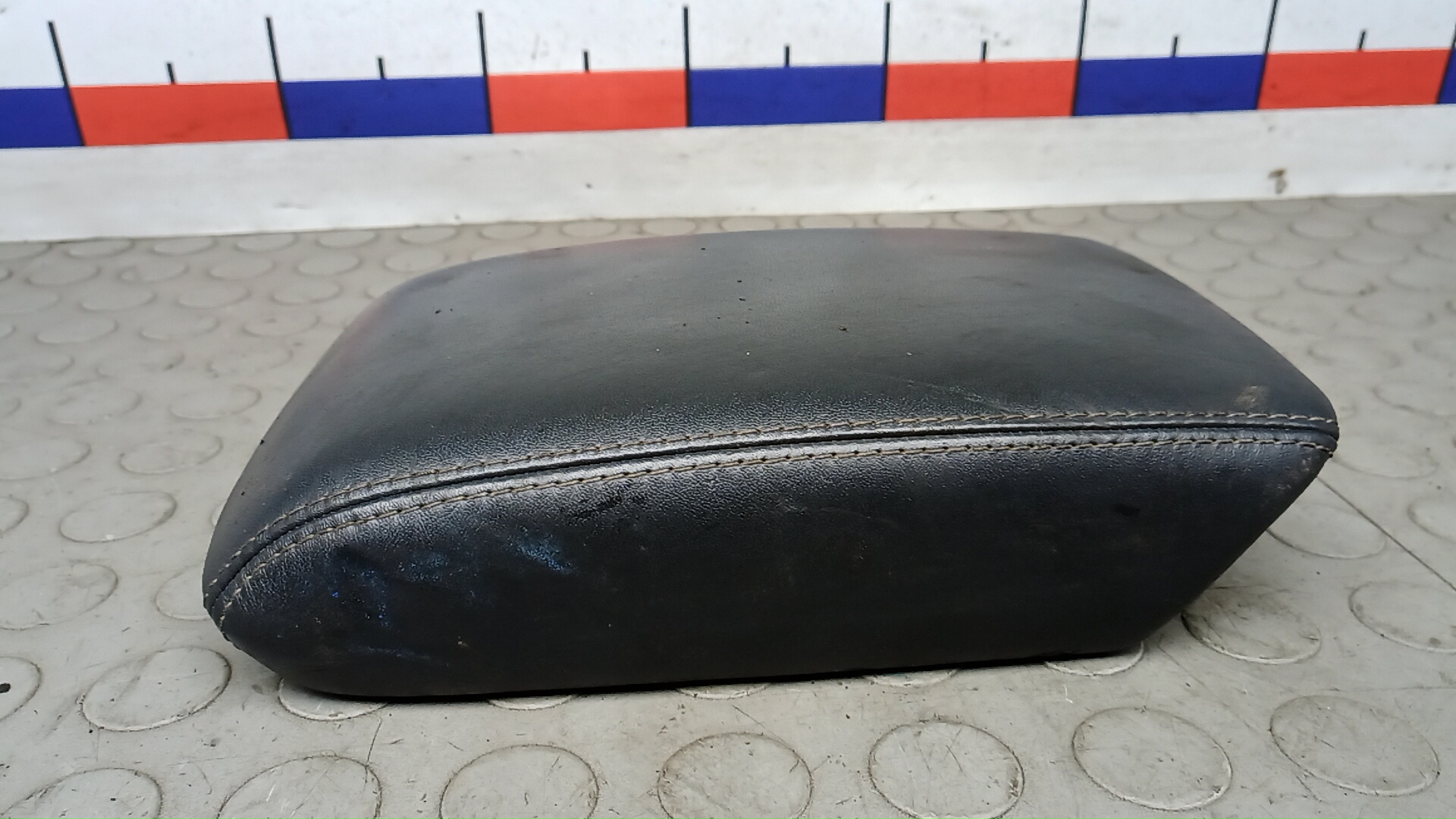 Подлокотник