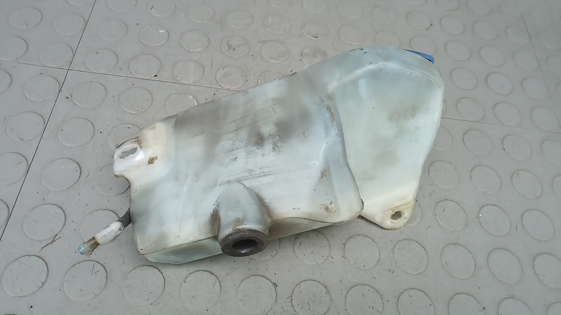 Бачок омывателя лобового стекла