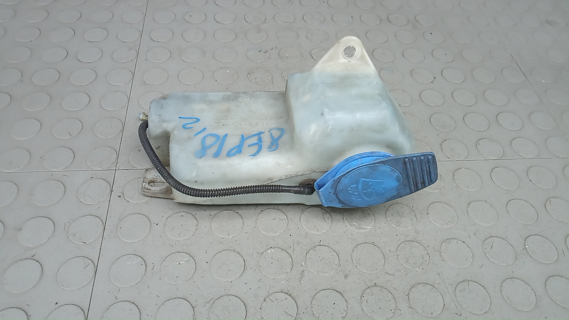 Бачок омывателя лобового стекла