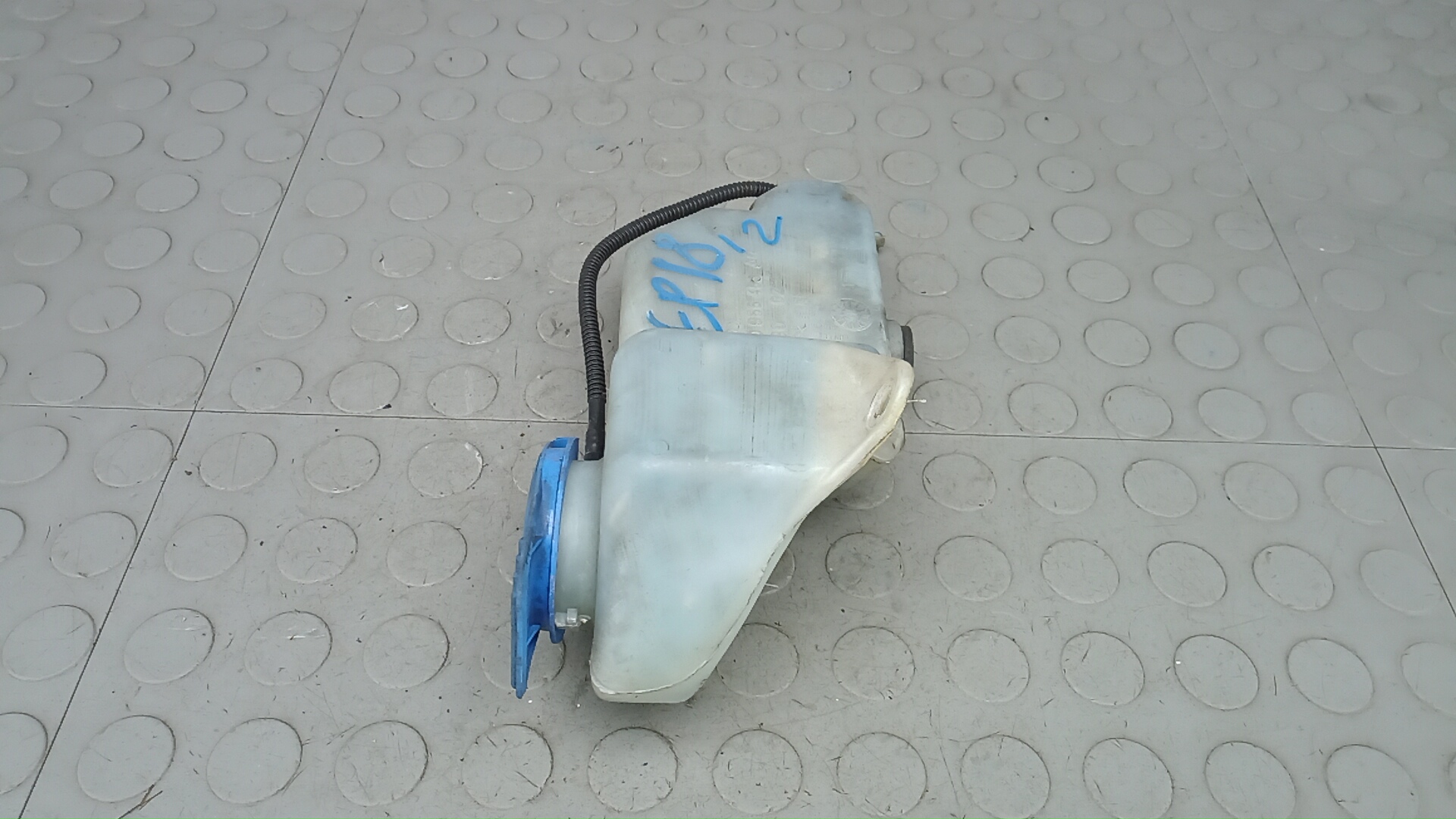 Бачок омывателя лобового стекла