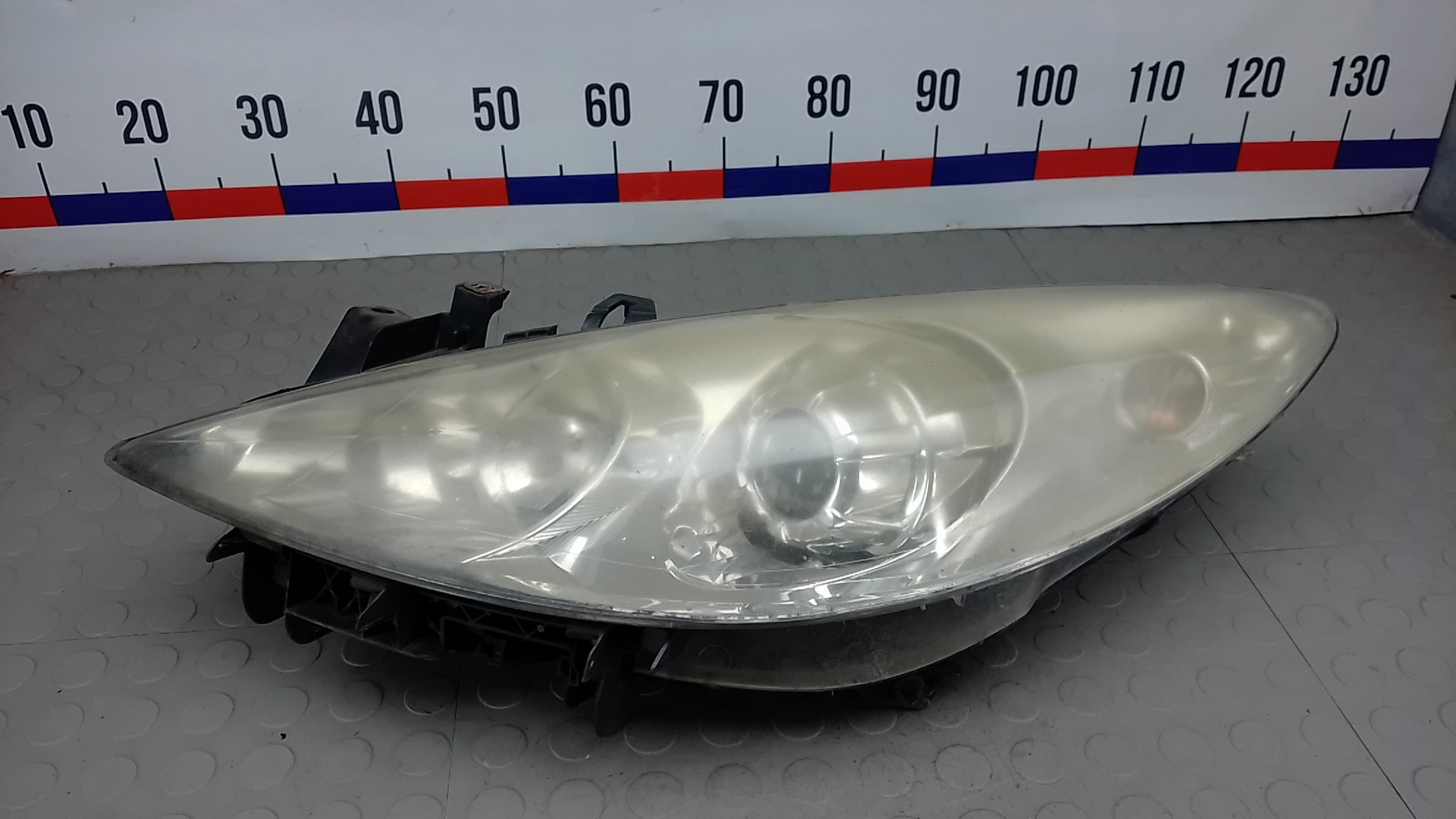 Фара левая