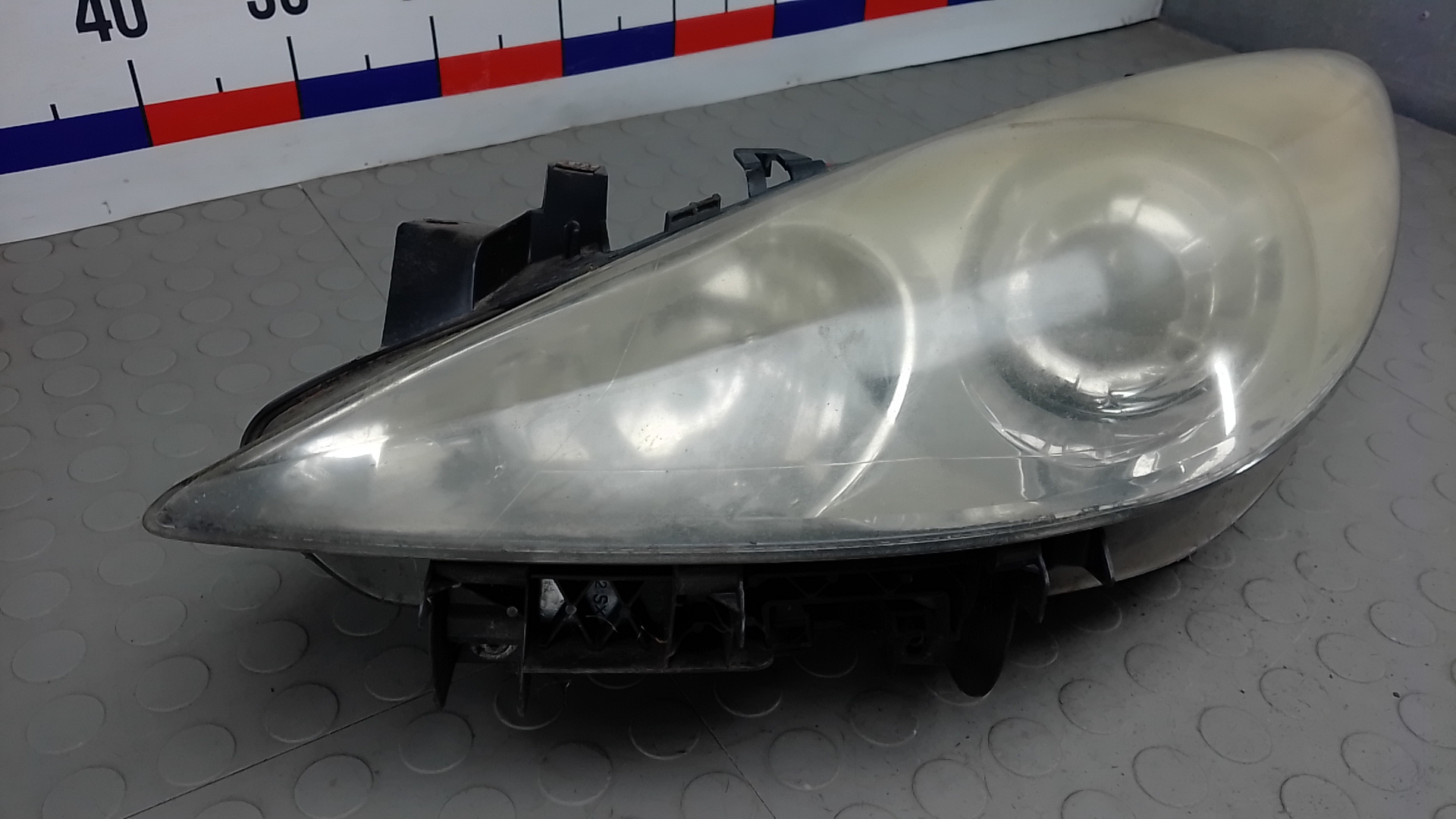 Фара левая