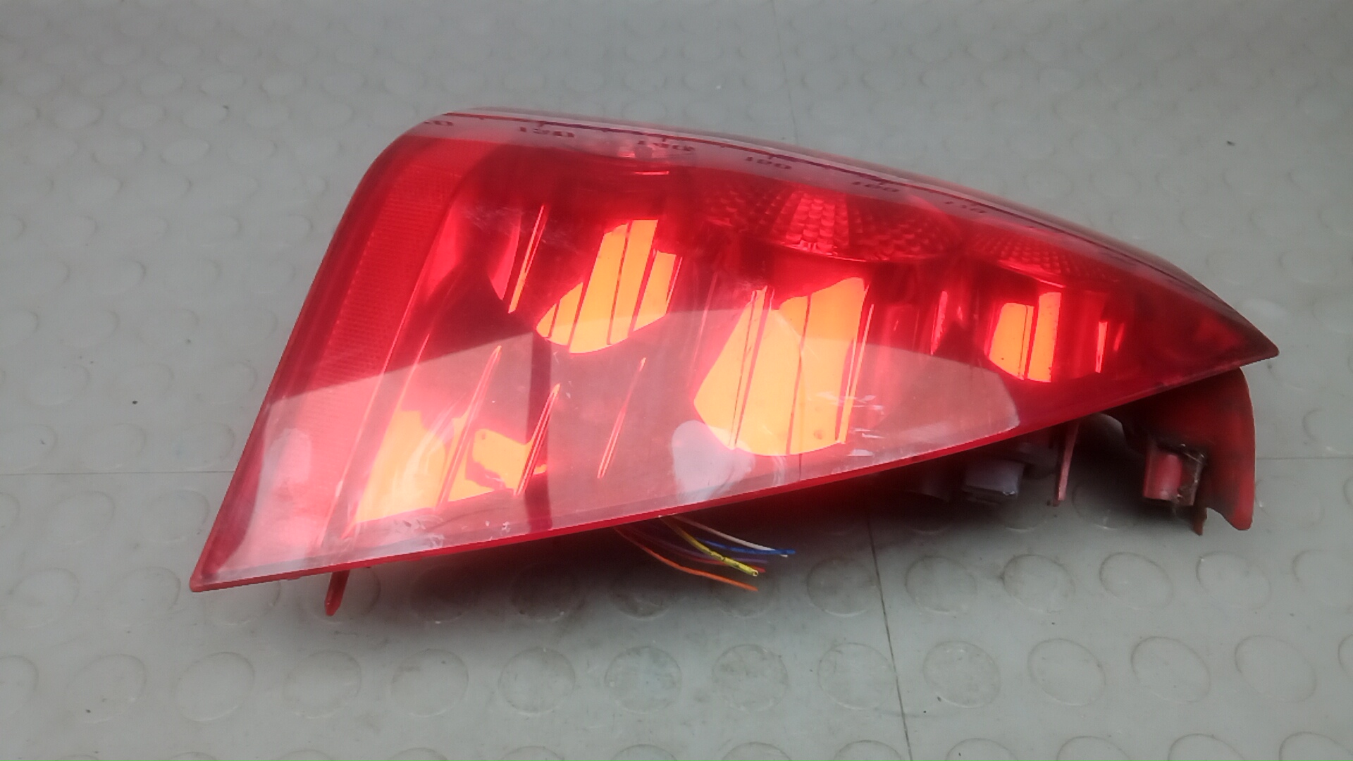 Фонарь задний правый