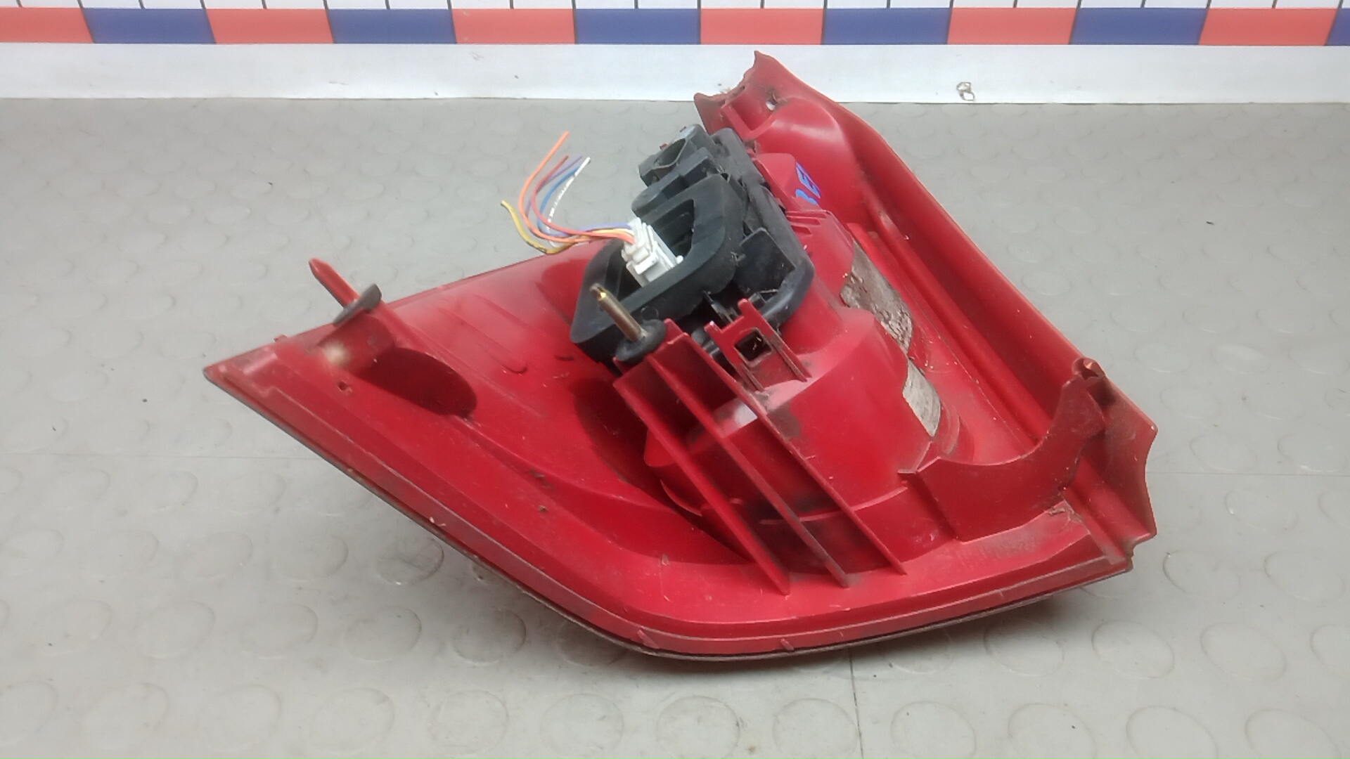 Фонарь задний правый