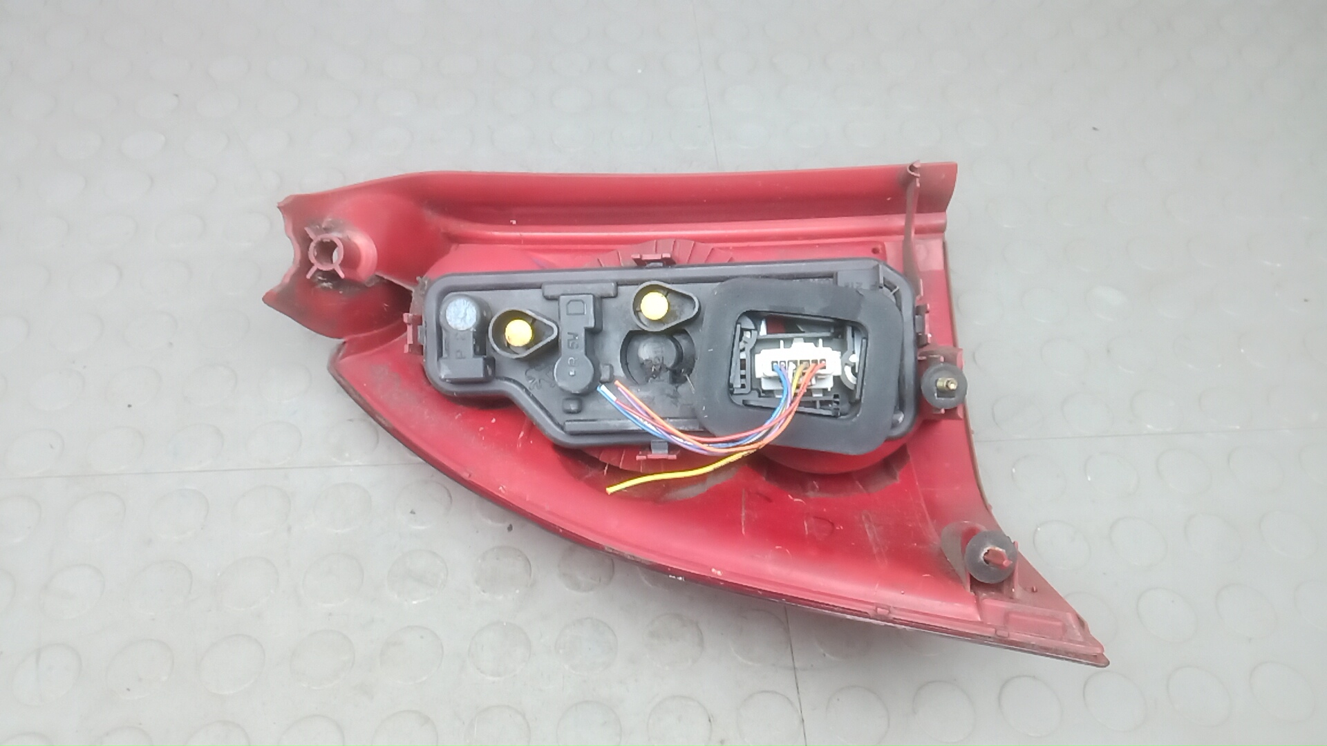 Фонарь задний правый