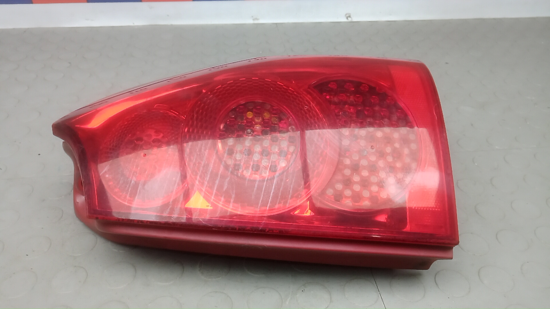 Фонарь задний правый