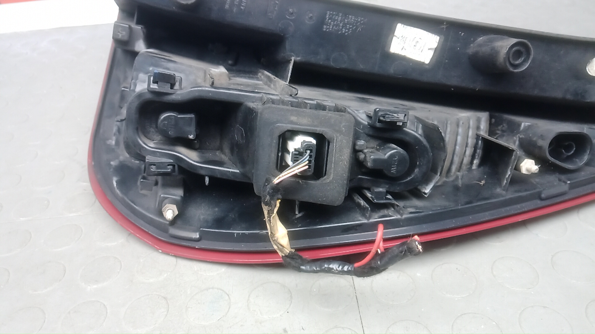 Фонарь задний левый