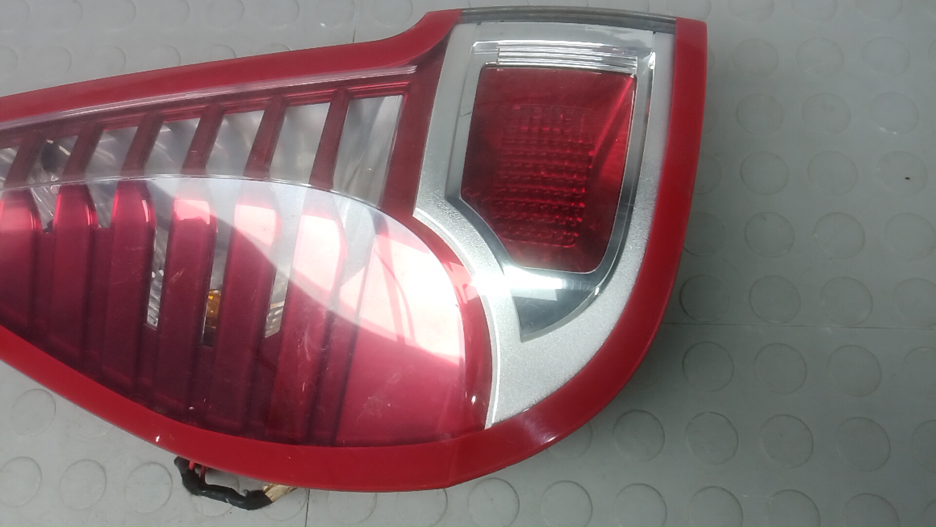 Фонарь задний левый