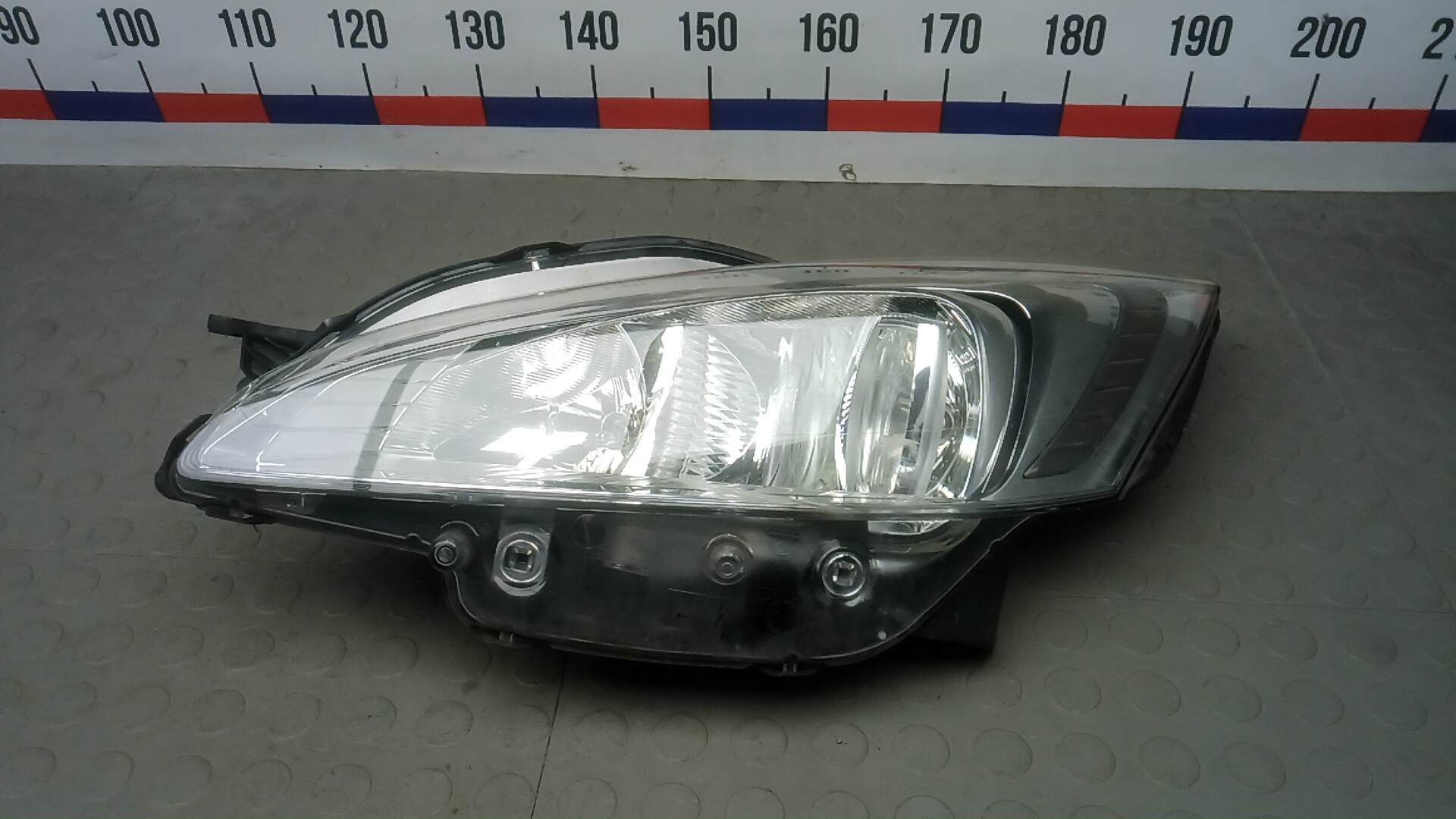 Фара левая