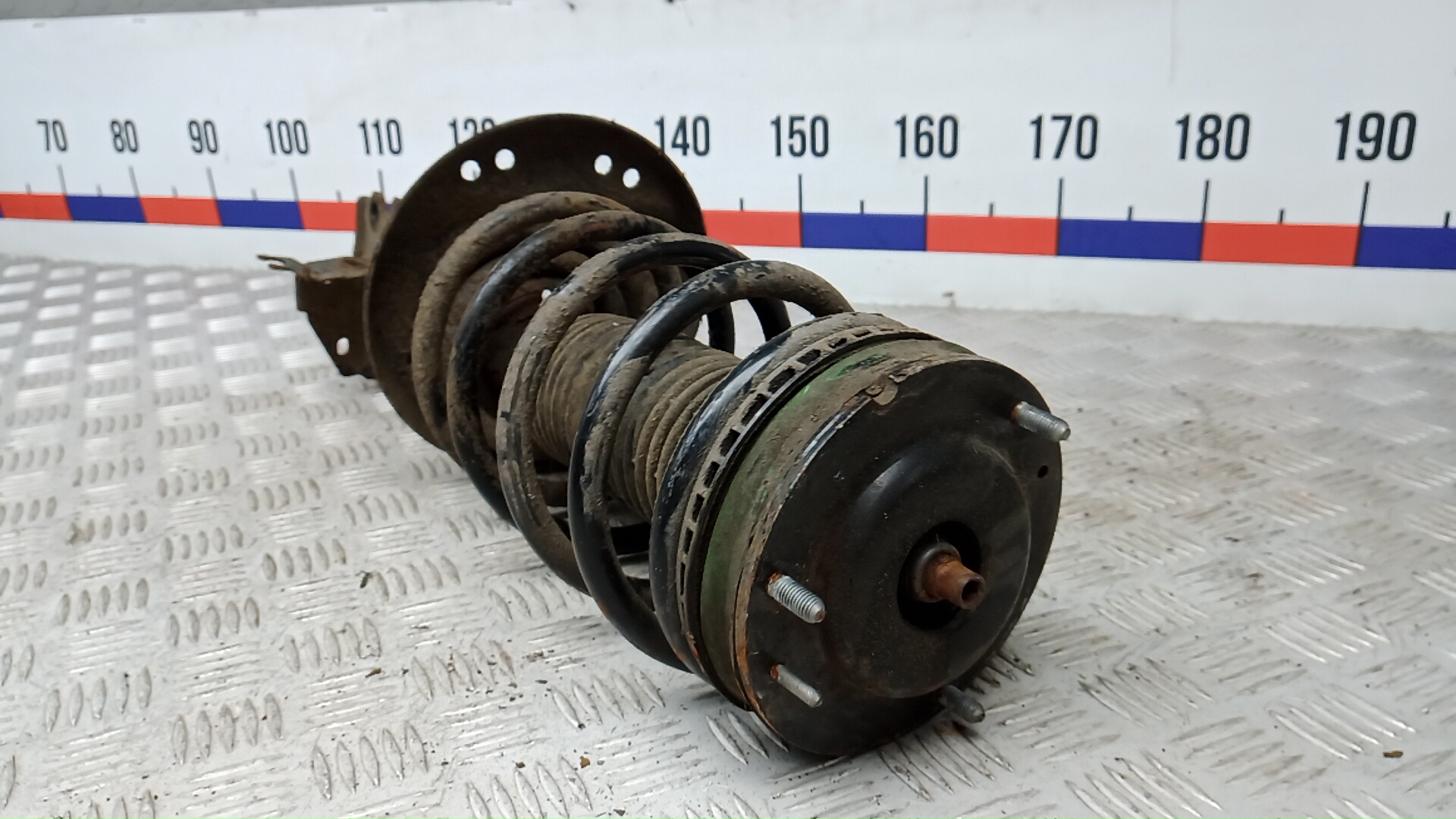 Амортизатор передний правый