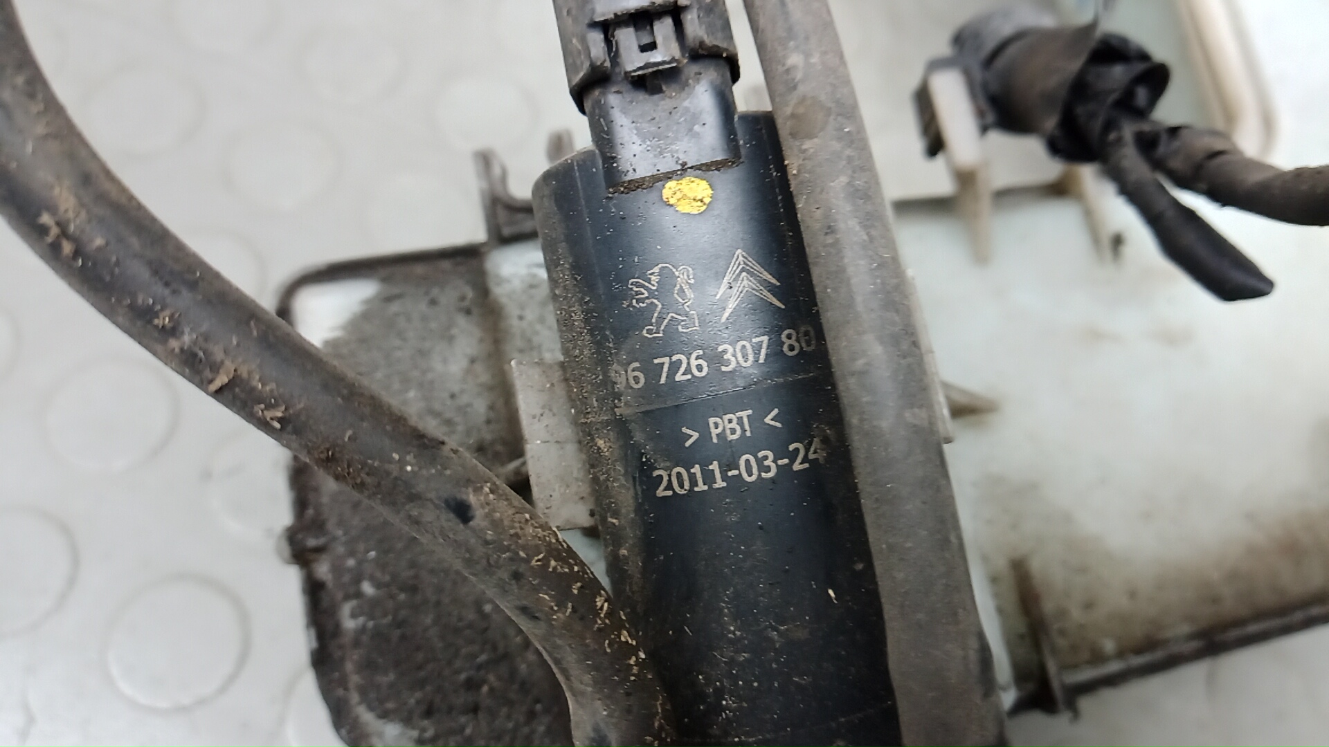 Бачок омывателя лобового стекла