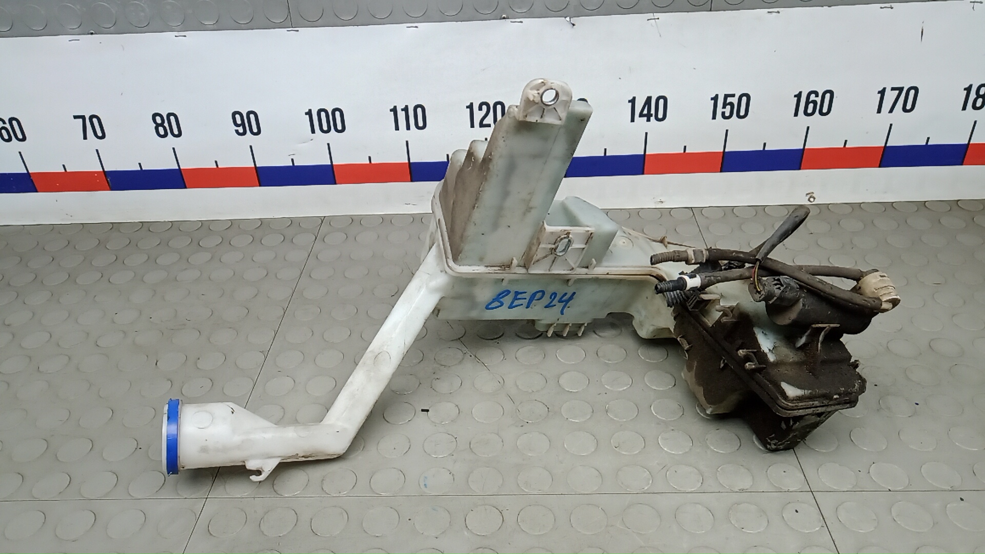 Бачок омывателя лобового стекла