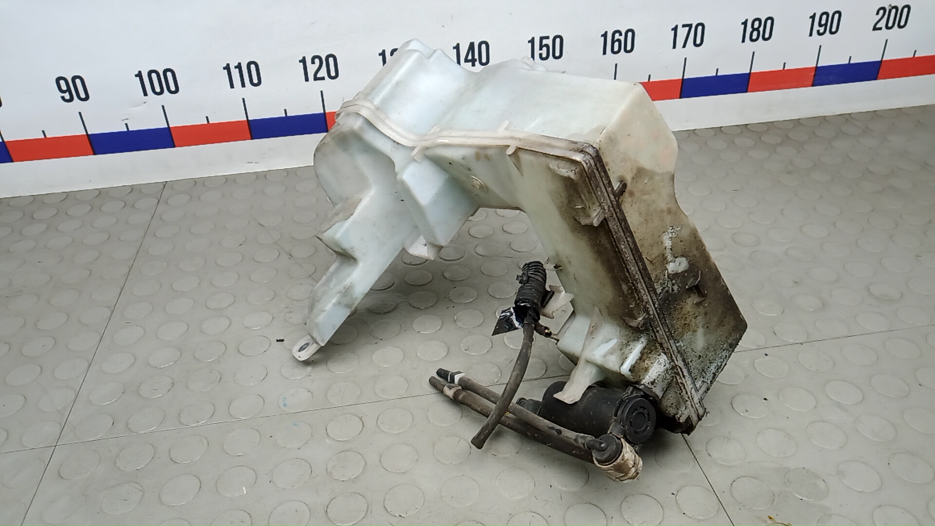 Бачок омывателя лобового стекла