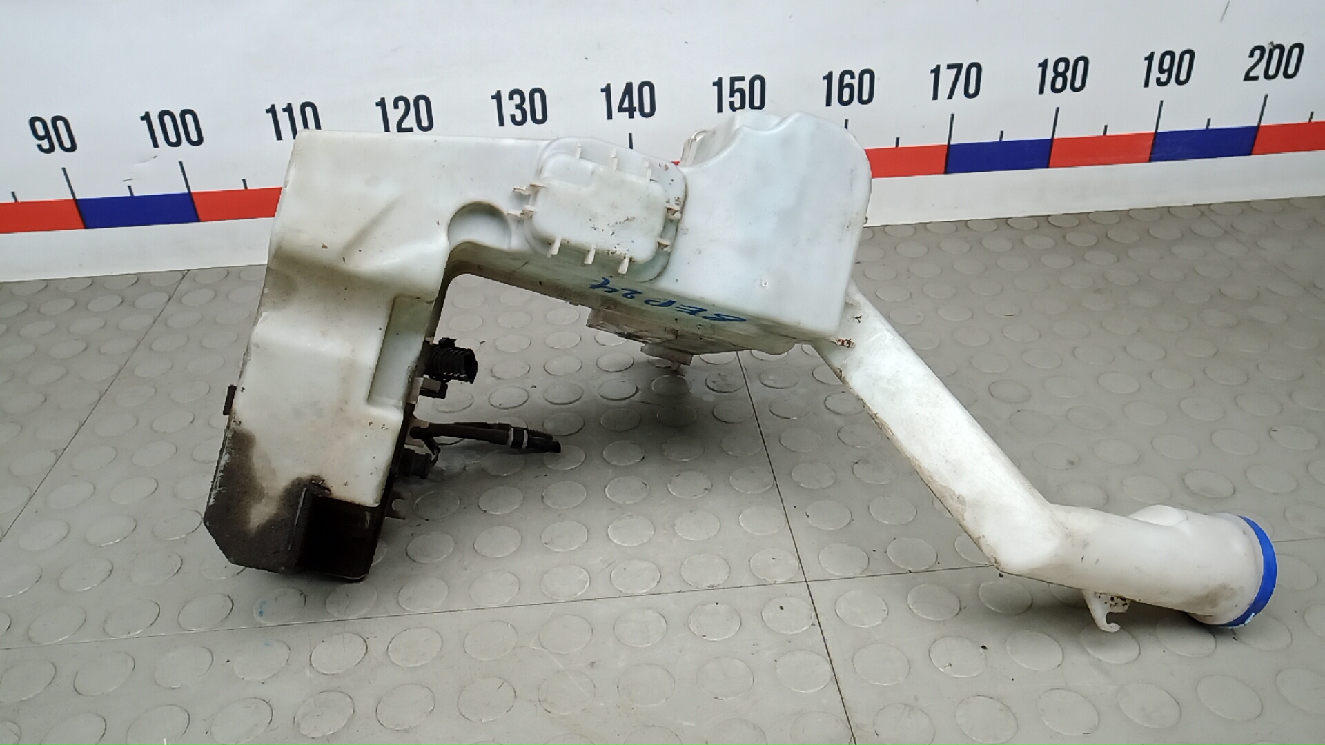 Бачок омывателя лобового стекла