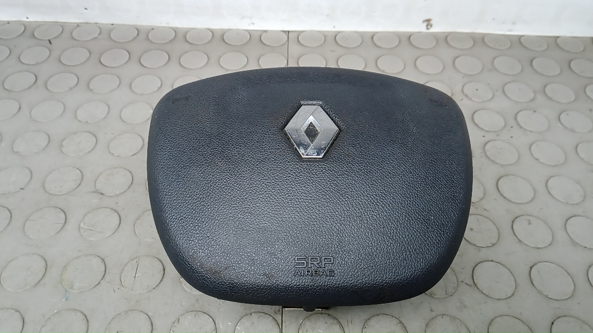 Подушка безопасности в рулевое колесо