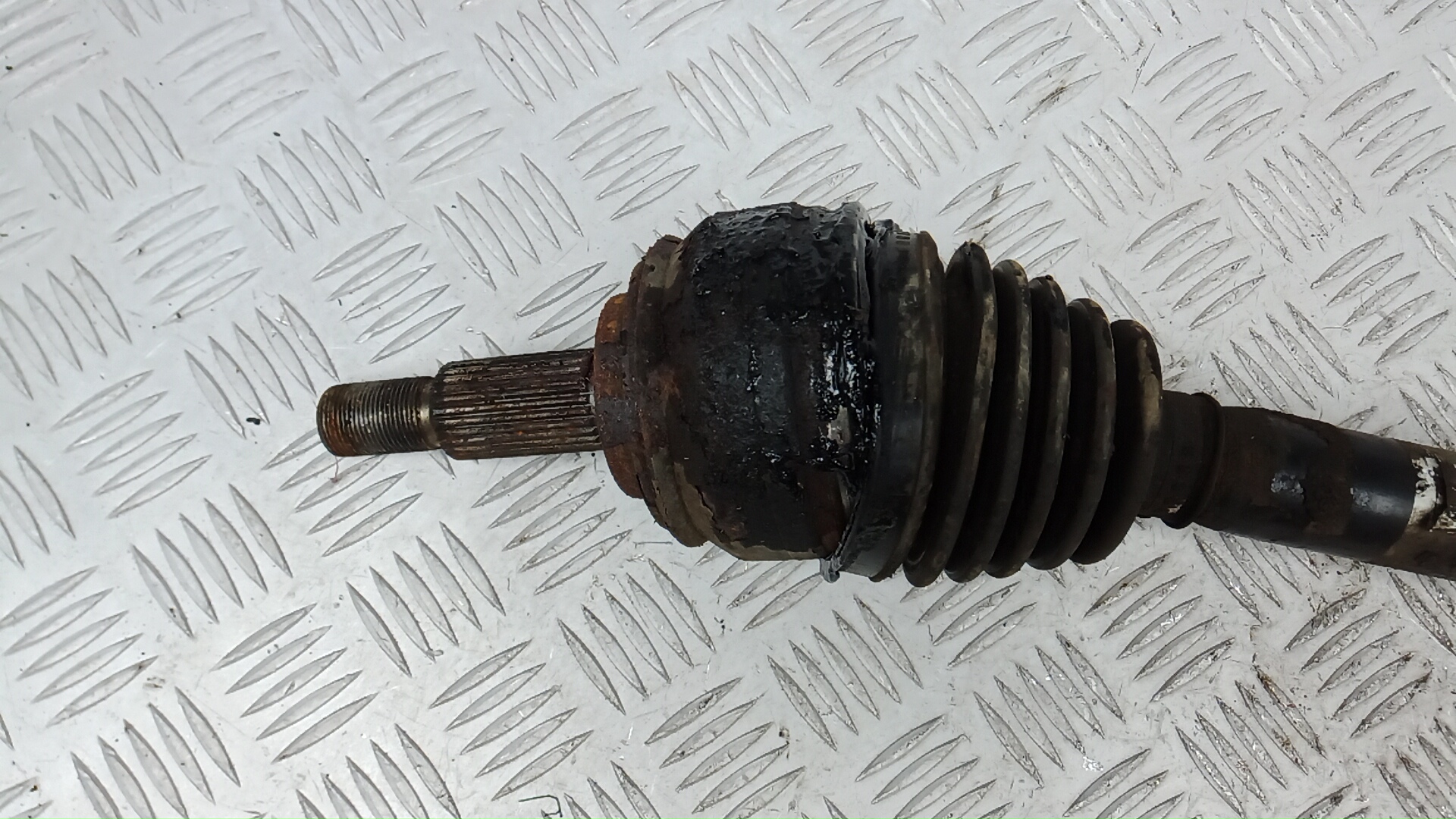 Полуось передняя правая