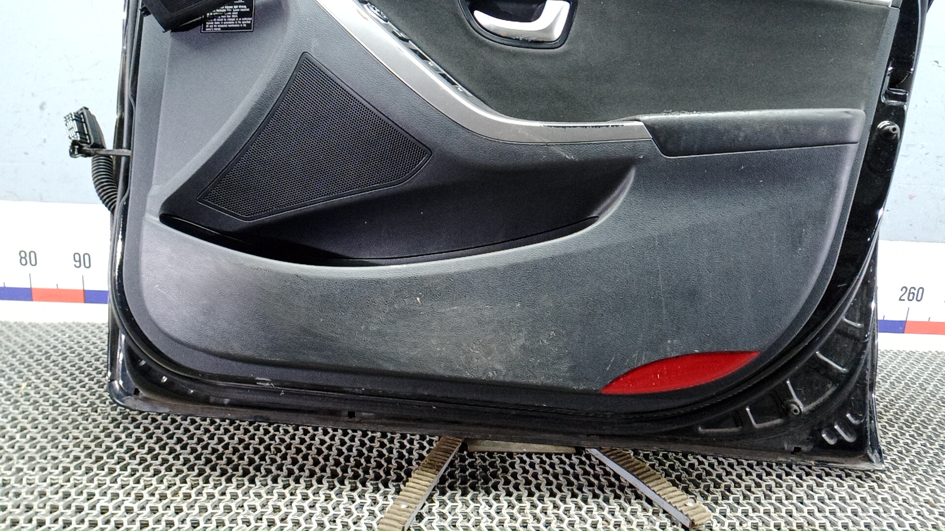 Дверь передняя правая