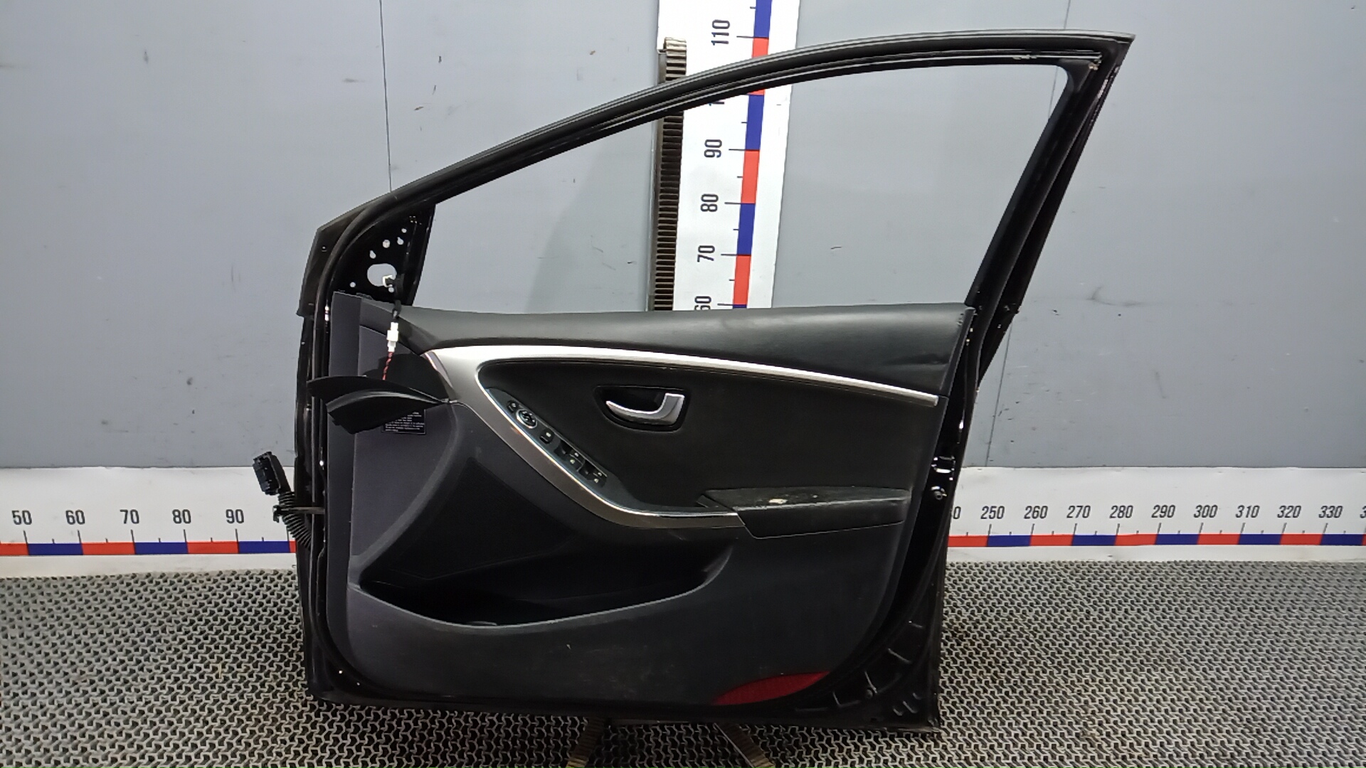 Дверь передняя правая