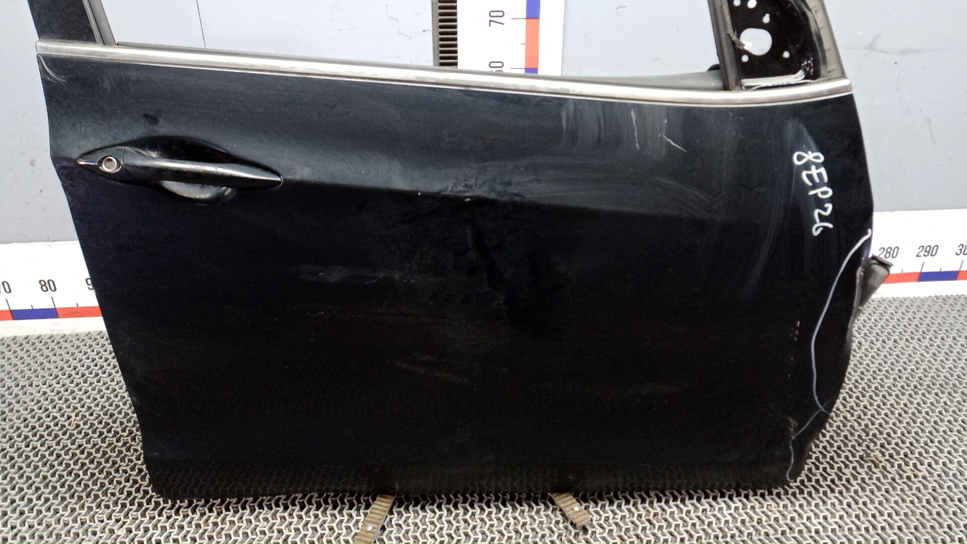 Дверь передняя правая