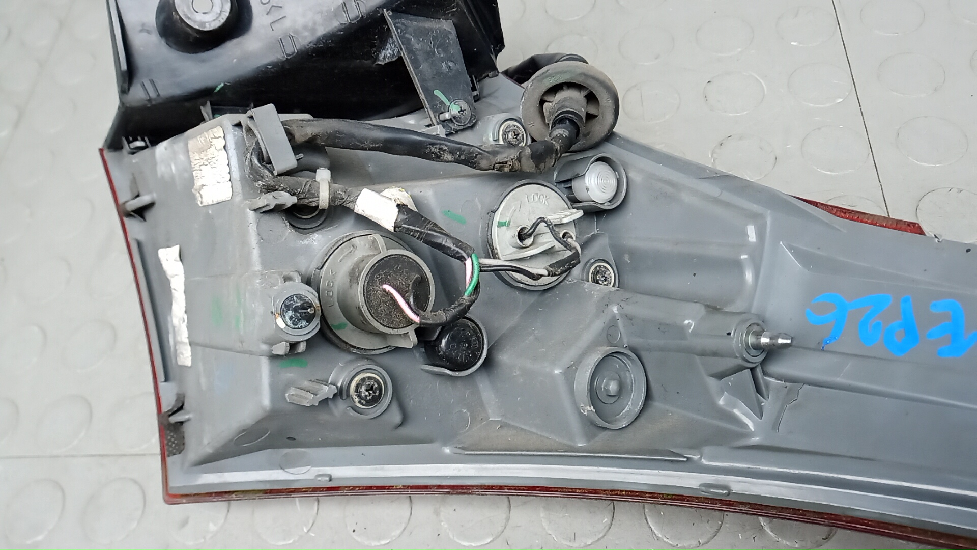 Фонарь задний левый