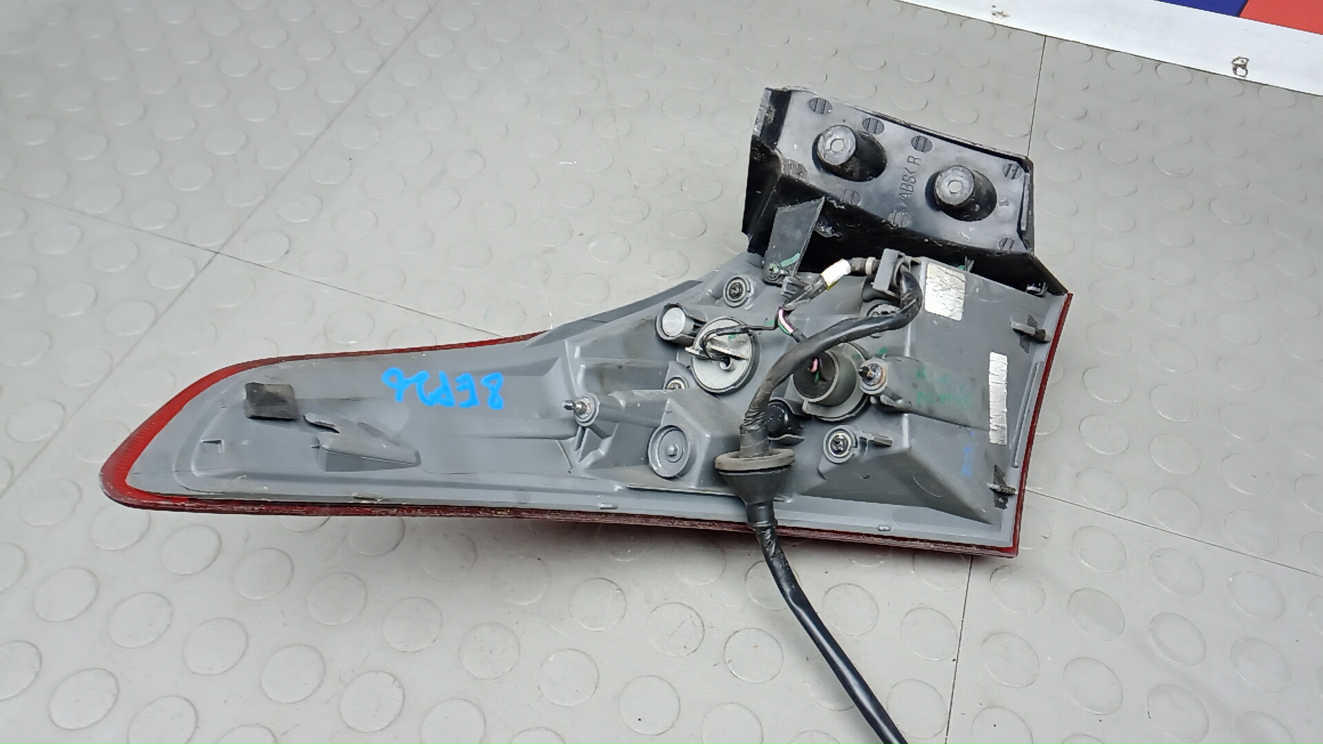 Фонарь задний правый