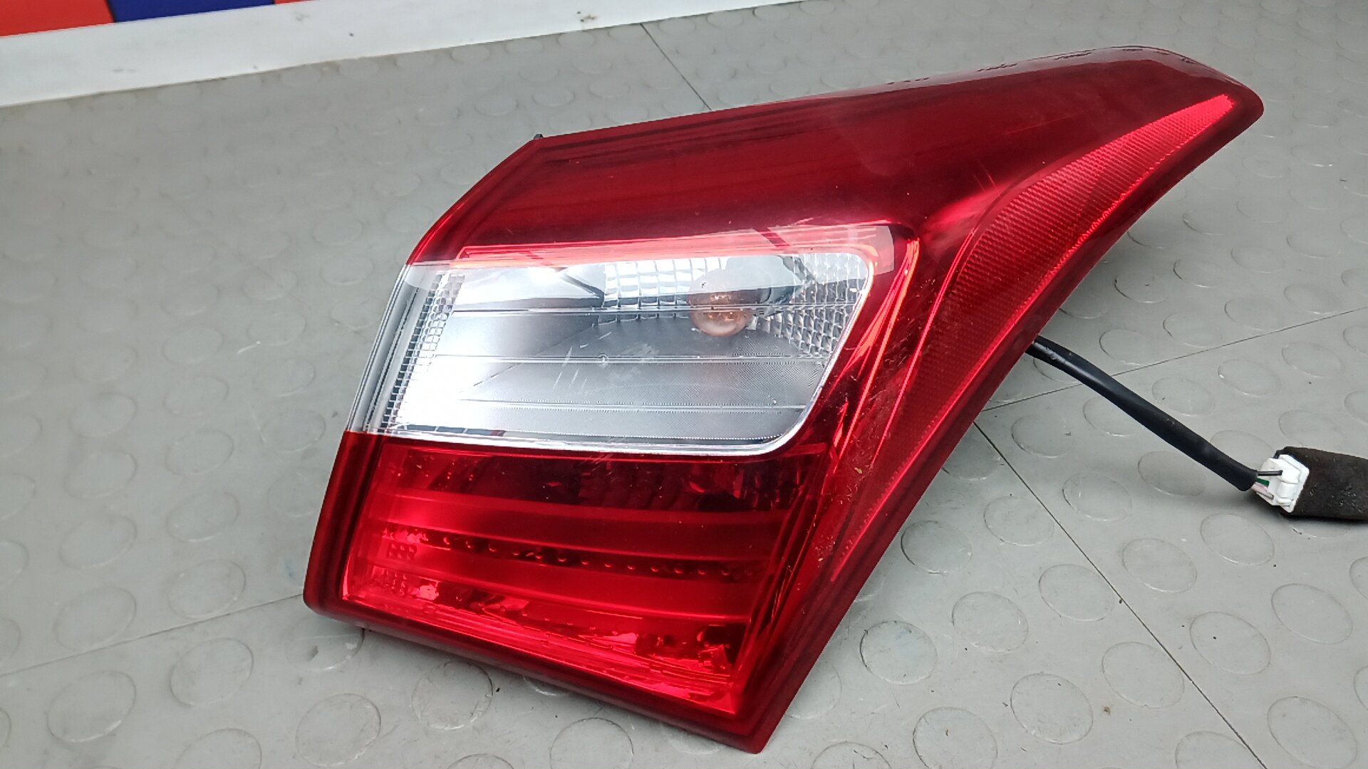 Фонарь задний правый