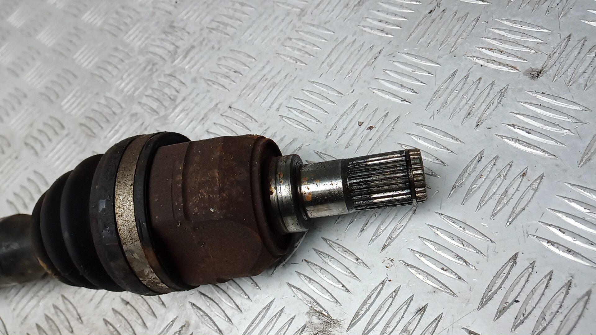 Полуось передняя правая