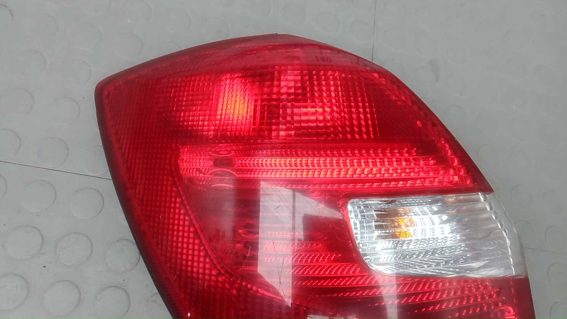 Фонарь задний левый