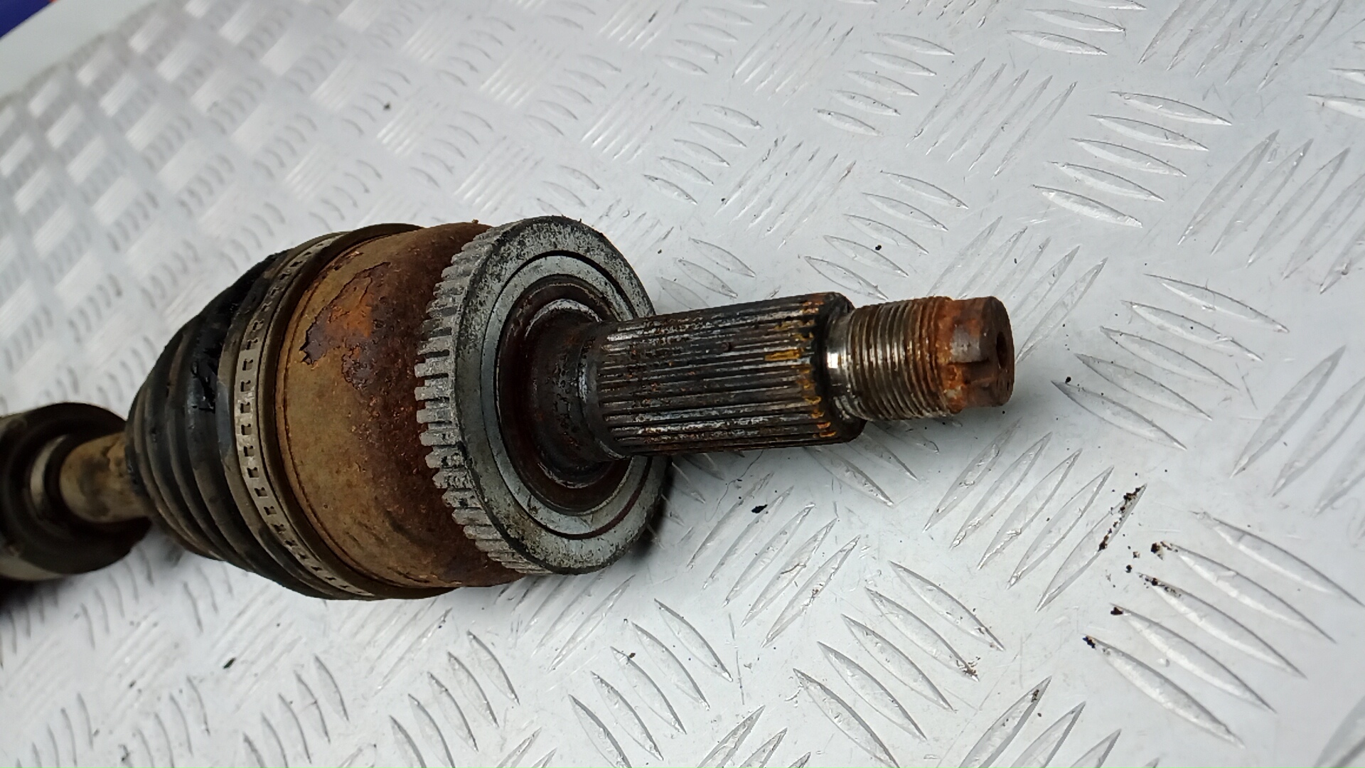 Полуось передняя правая