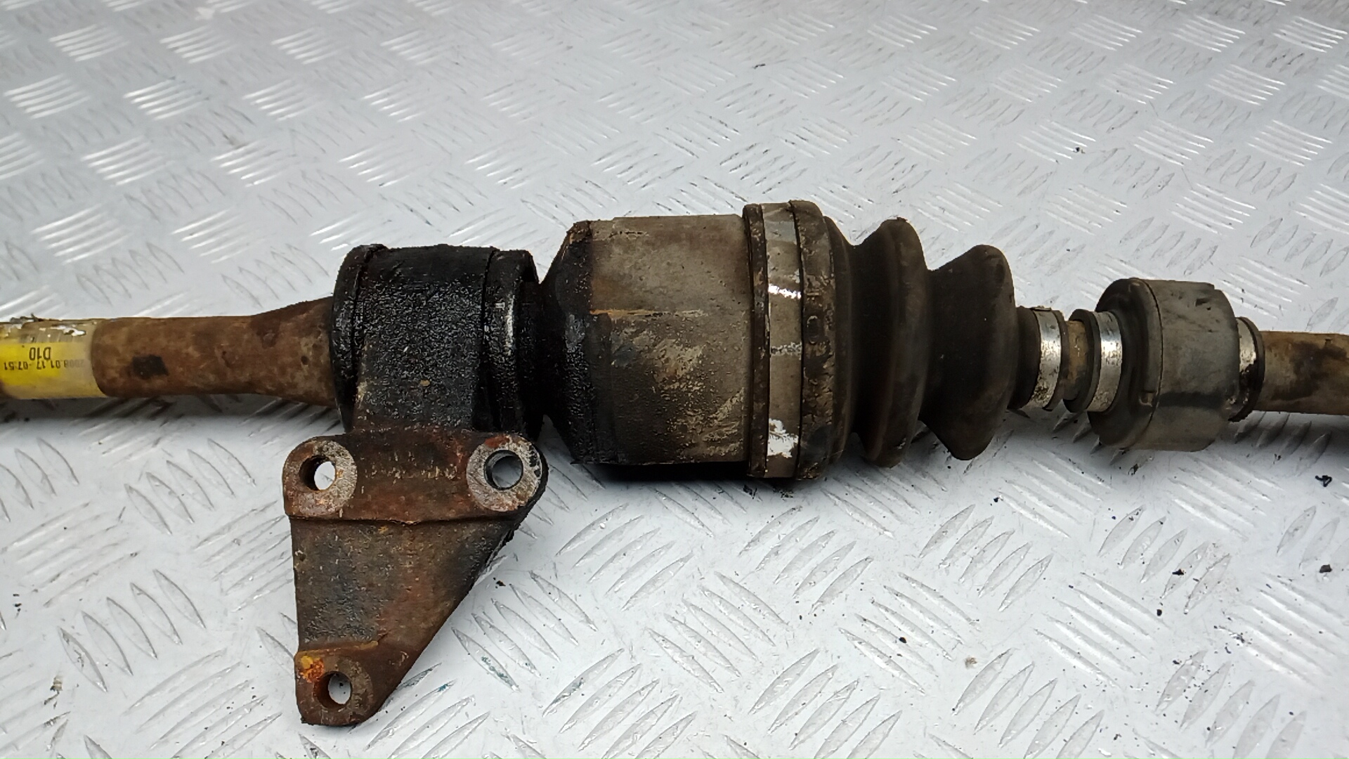 Полуось передняя правая