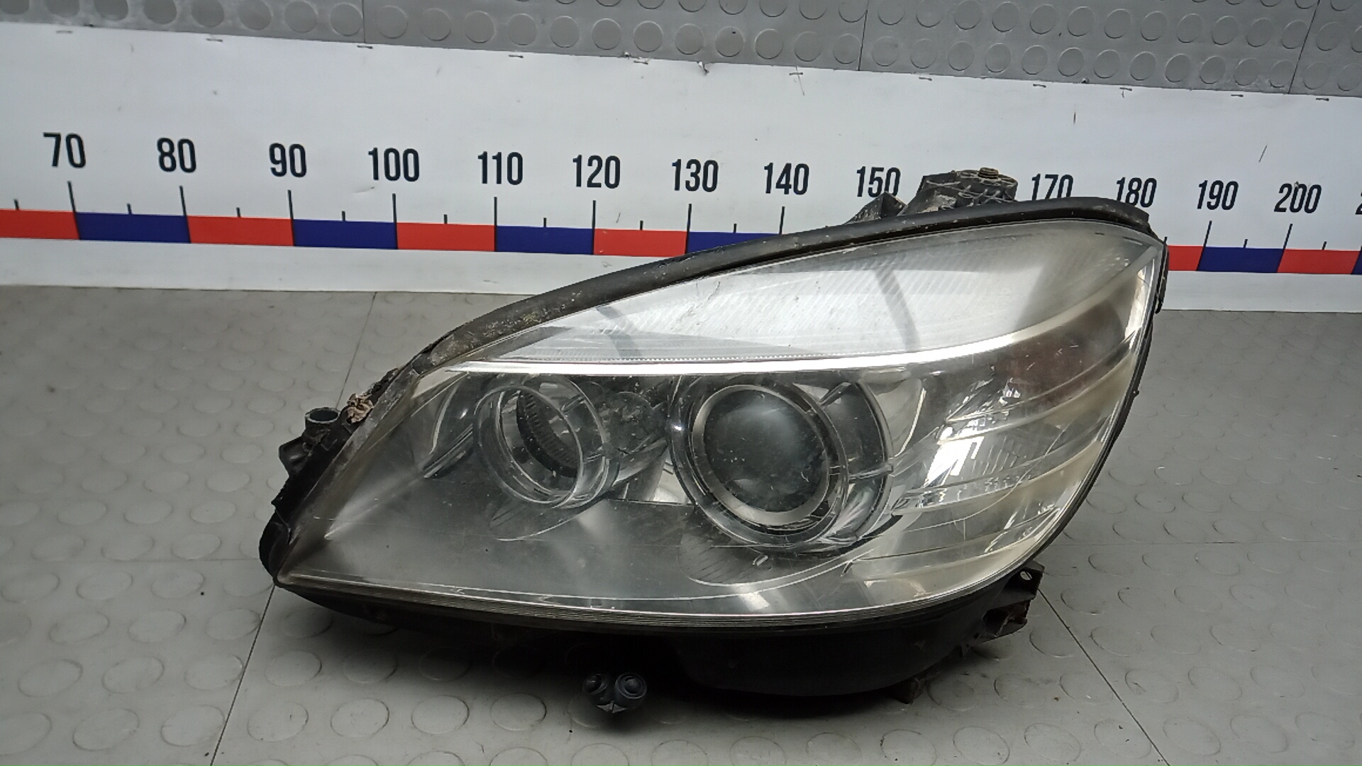 Фара левая