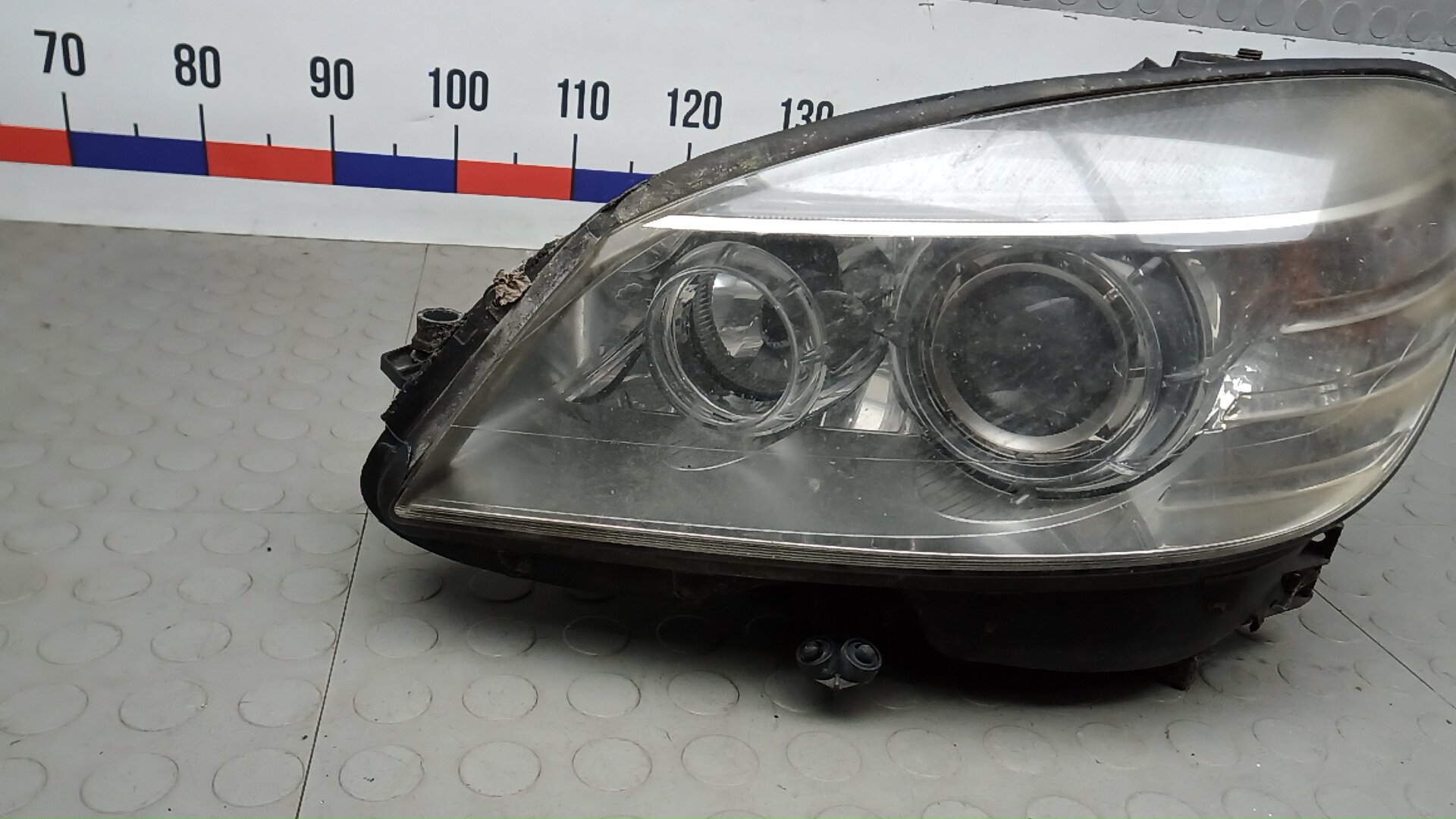 Фара левая