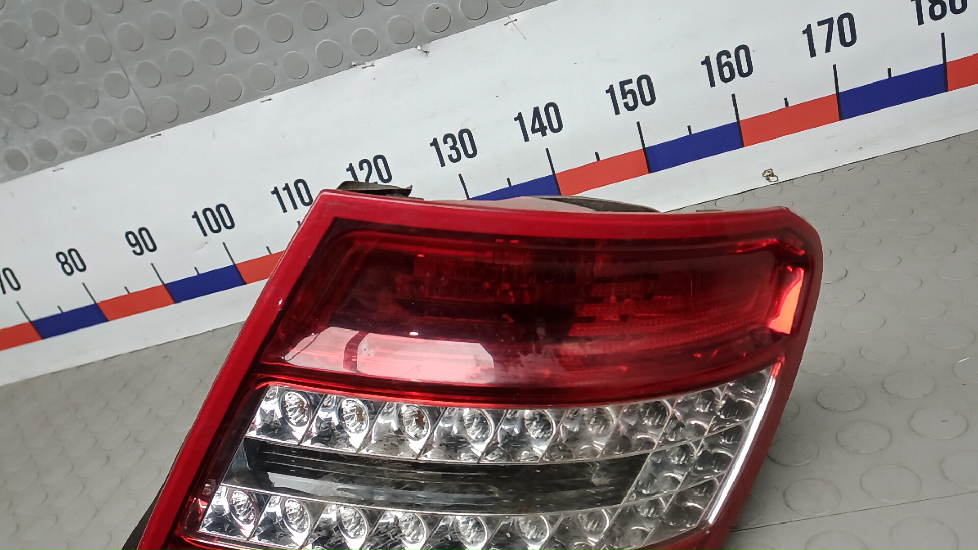 Фонарь задний правый